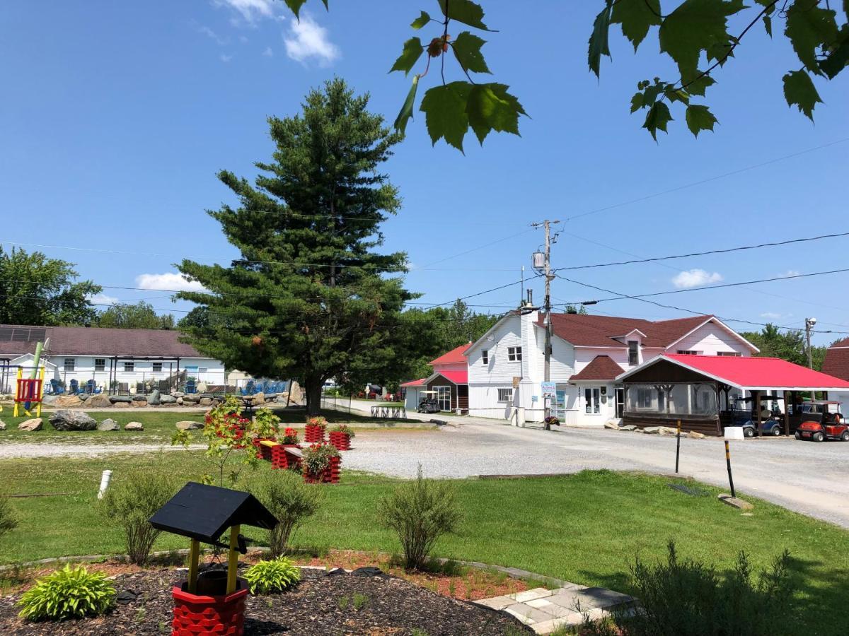 Auberge Papillon Lune Richmond Exterior photo